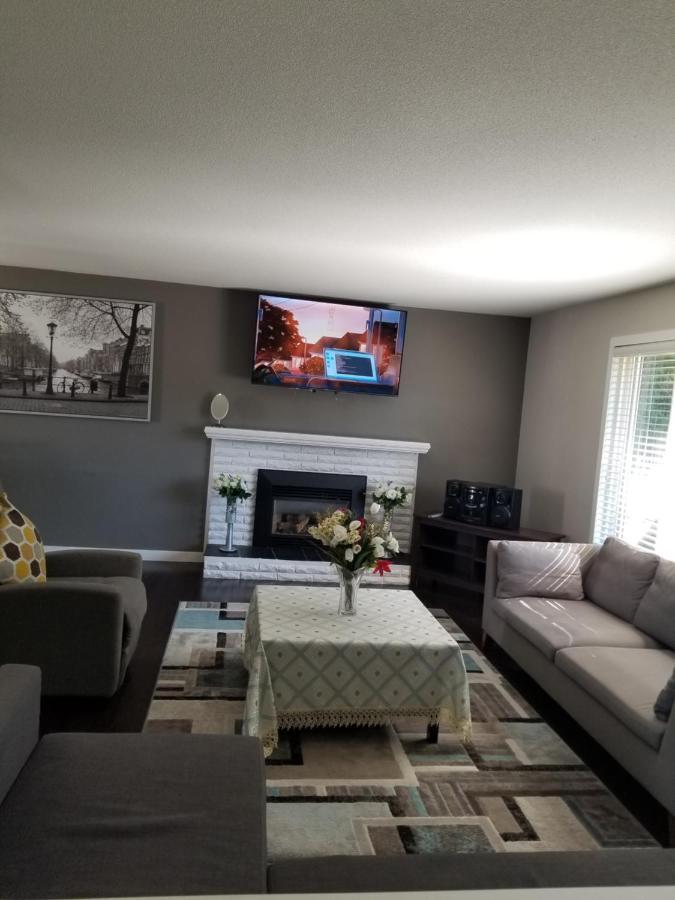 Excellent 3 Bedroom Location In Heart Of Maple Ridge Kültér fotó